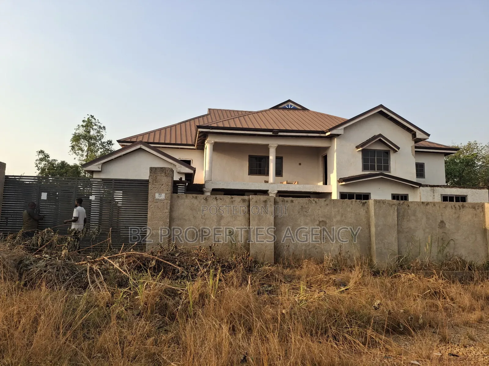 10bdrm Mansion in B2 Pproperties, Kumasi Metropolitan for sale
