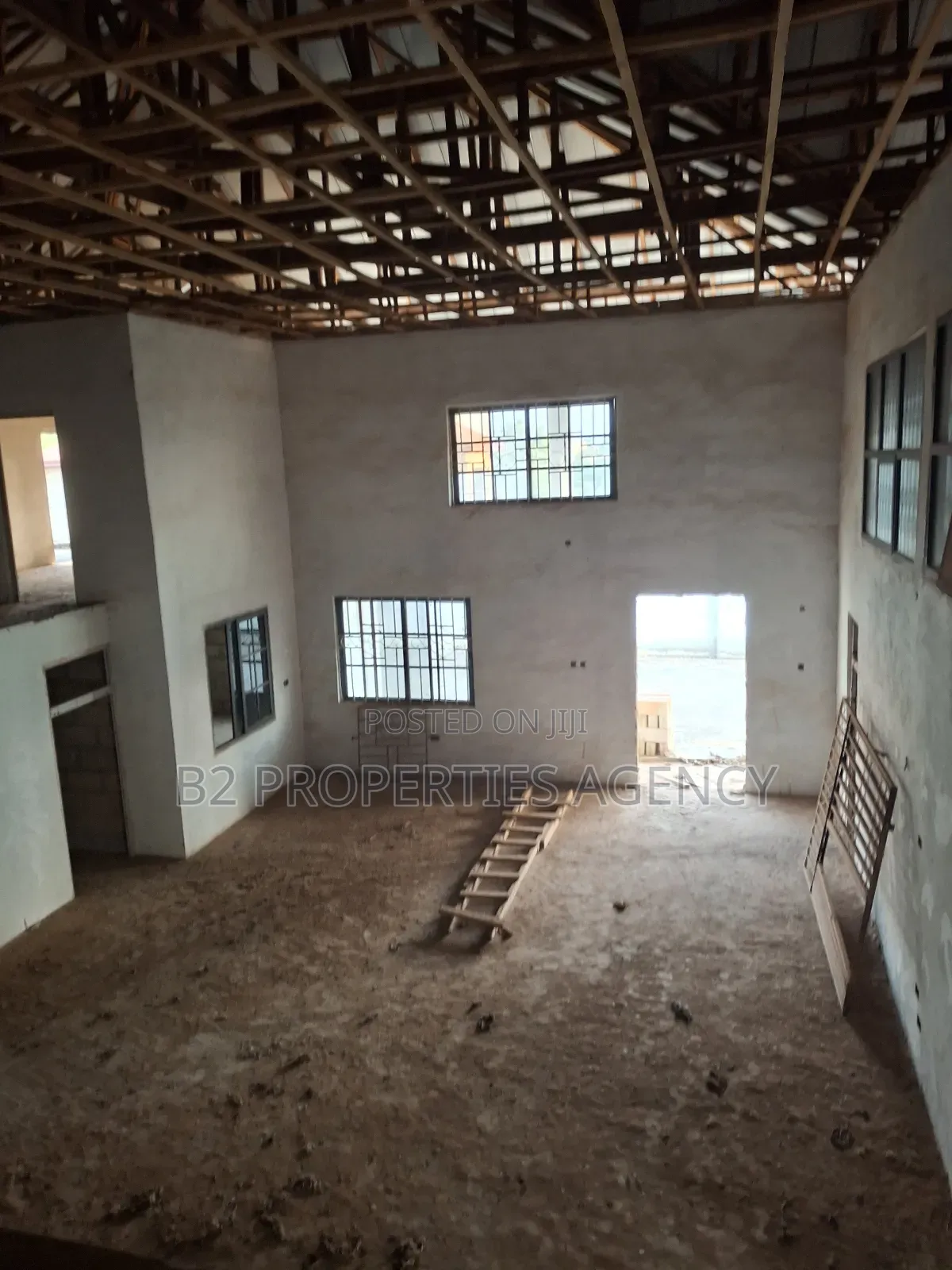 10bdrm Mansion in B2 Pproperties, Kumasi Metropolitan for sale