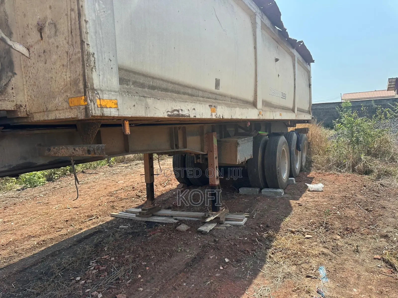 Semi Trailer Bucket- 40 Cubic Yard