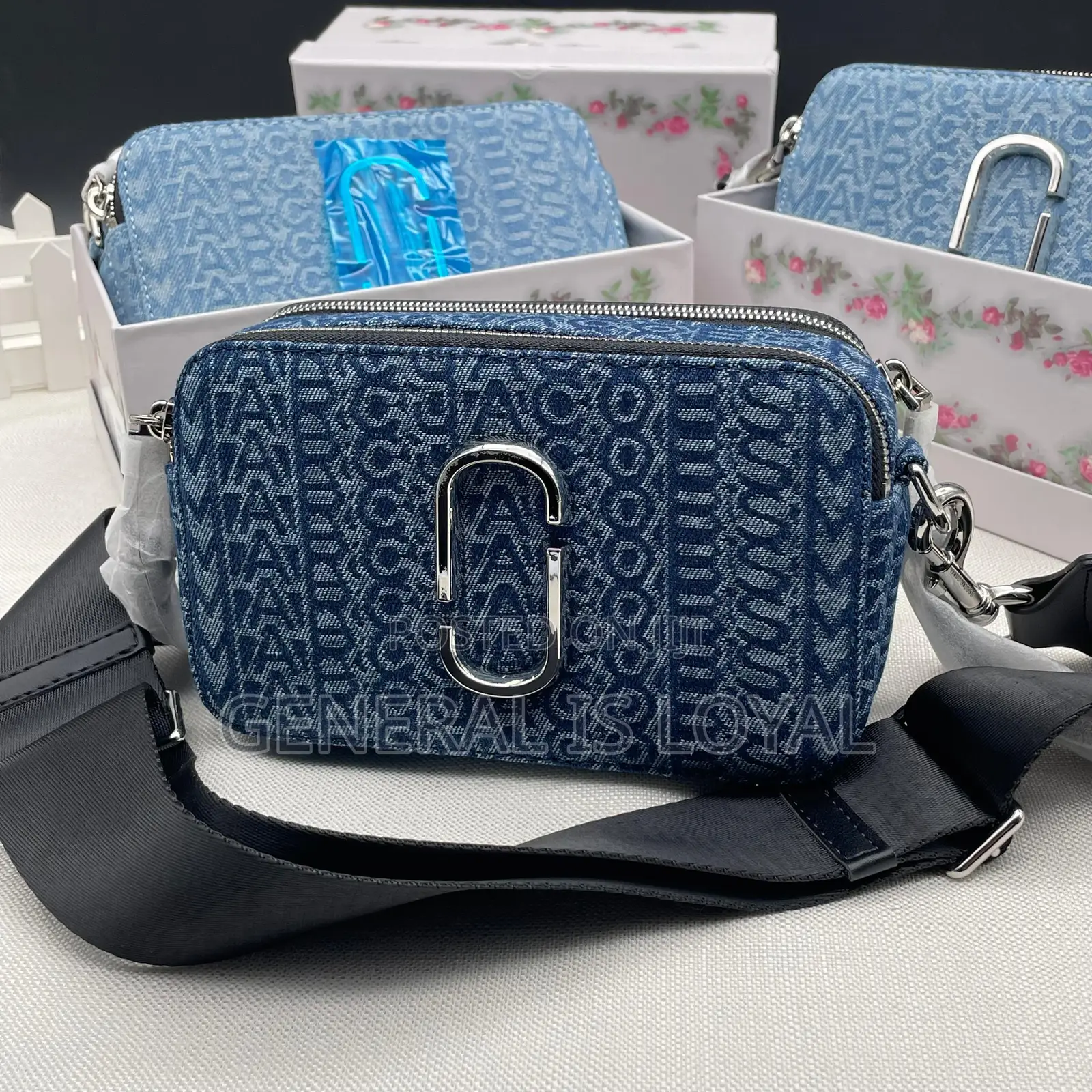 Marc Jacobs Crossbody/ Side Bag