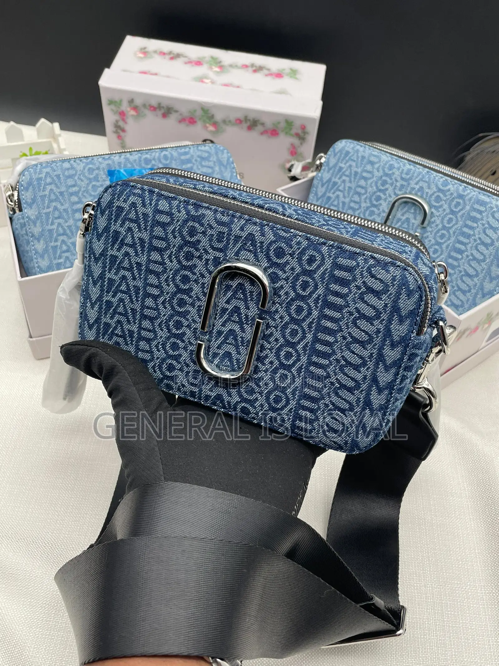 Marc Jacobs Crossbody/ Side Bag
