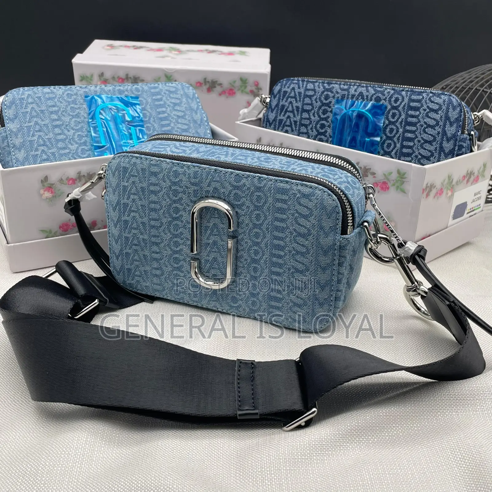 Marc Jacobs Crossbody/ Side Bag