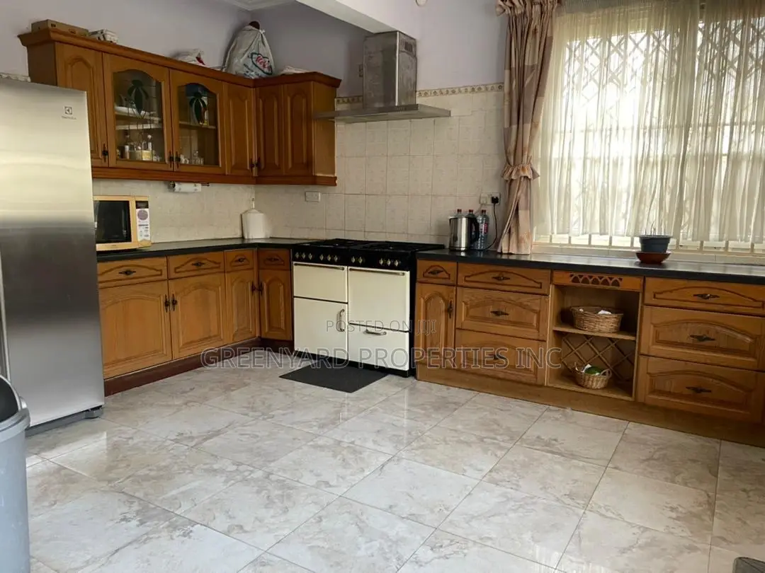 7bdrm Mansion in Adjinganor, East Legon for sale