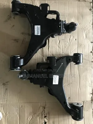 Toyota Land Cruiser 2014-16 Lower Control Arm Pair. Original