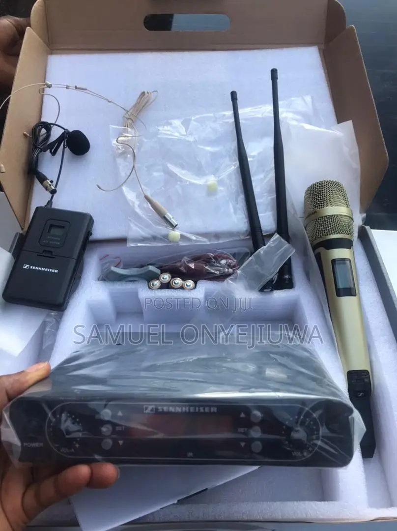 SKM-9000 Sennheiser Wireless Microphone With 300 Meter Lapel