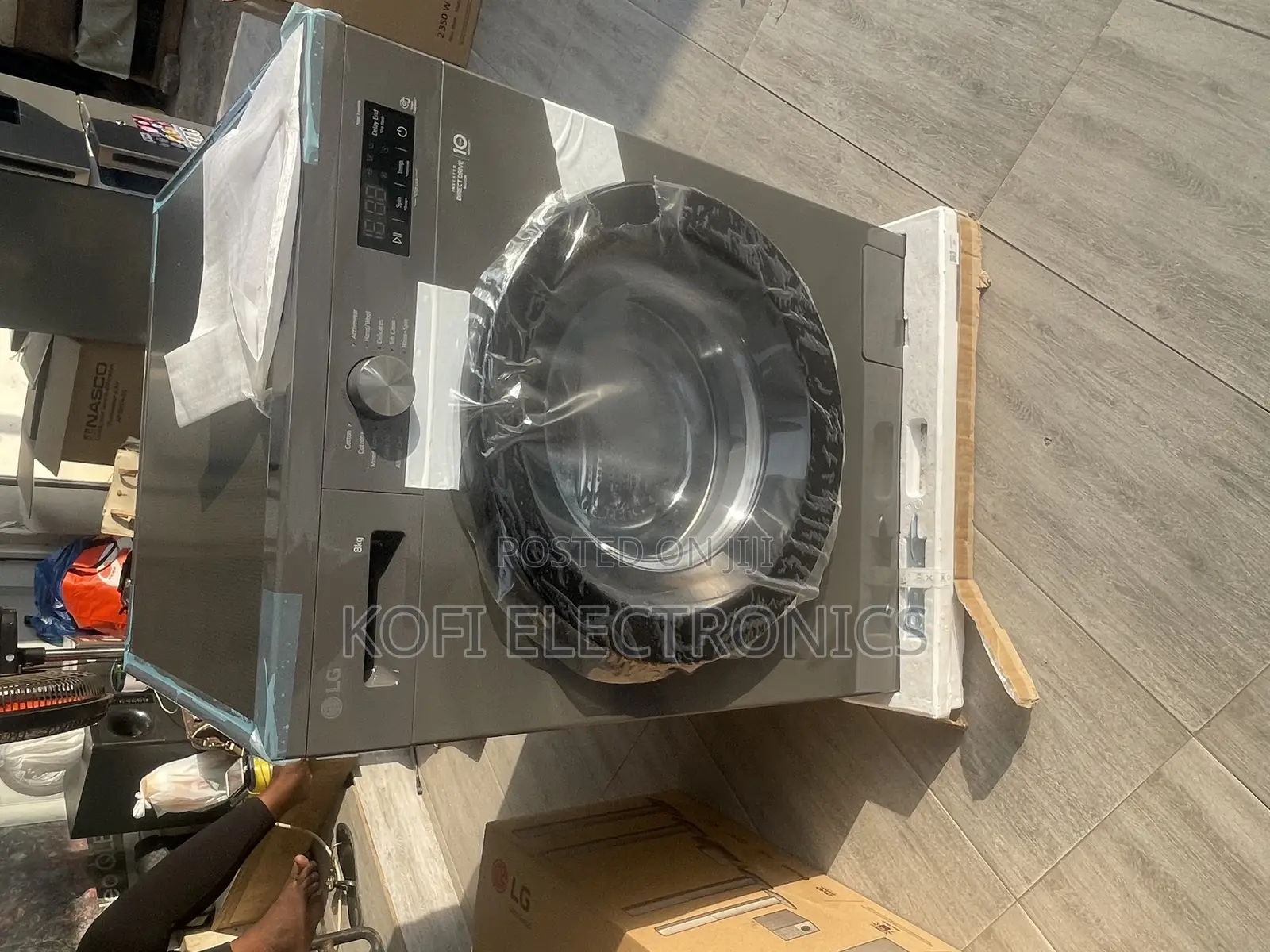 (Designed in Perfect Harmony)LG 8kg Frontload Washingmachine