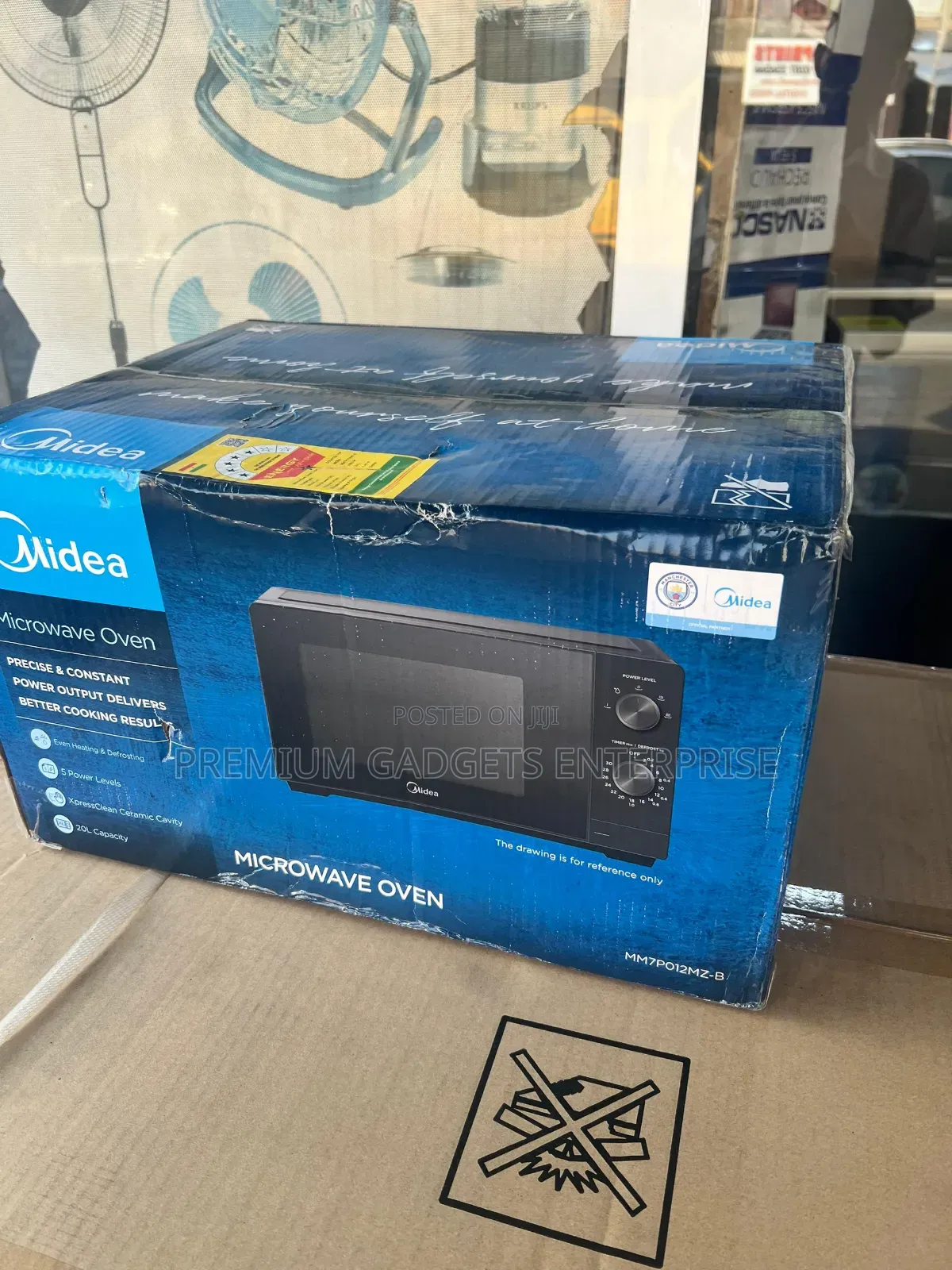 Midea Analogue 20 Litres Black Microwave Oven 700w