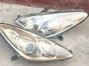 Lexus ES 300 Headlight Charger Type