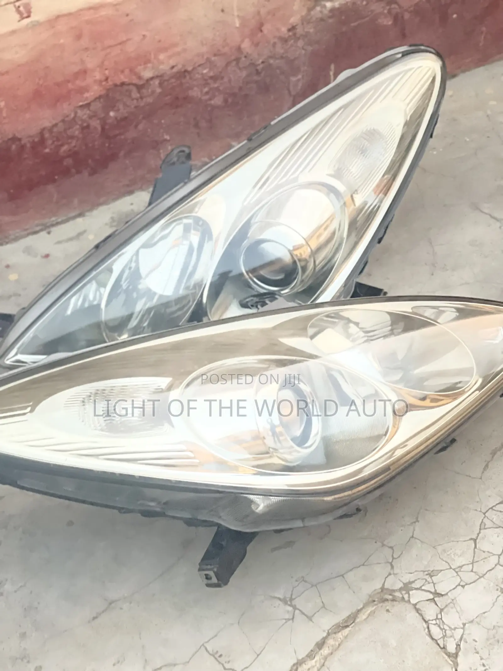 Lexus ES 300 Headlight Charger Type