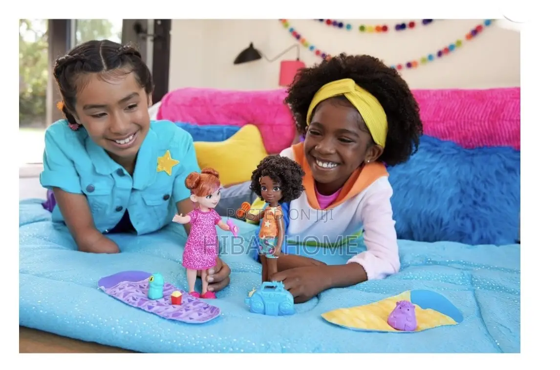 Karma's World Slumber Party, 15-Pieces 2 Dolls Accessories