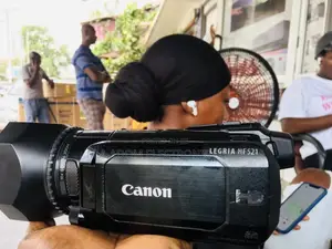 Quality Canon LEGRIA HF S21 Dual Flash Memory PAL Camcorder