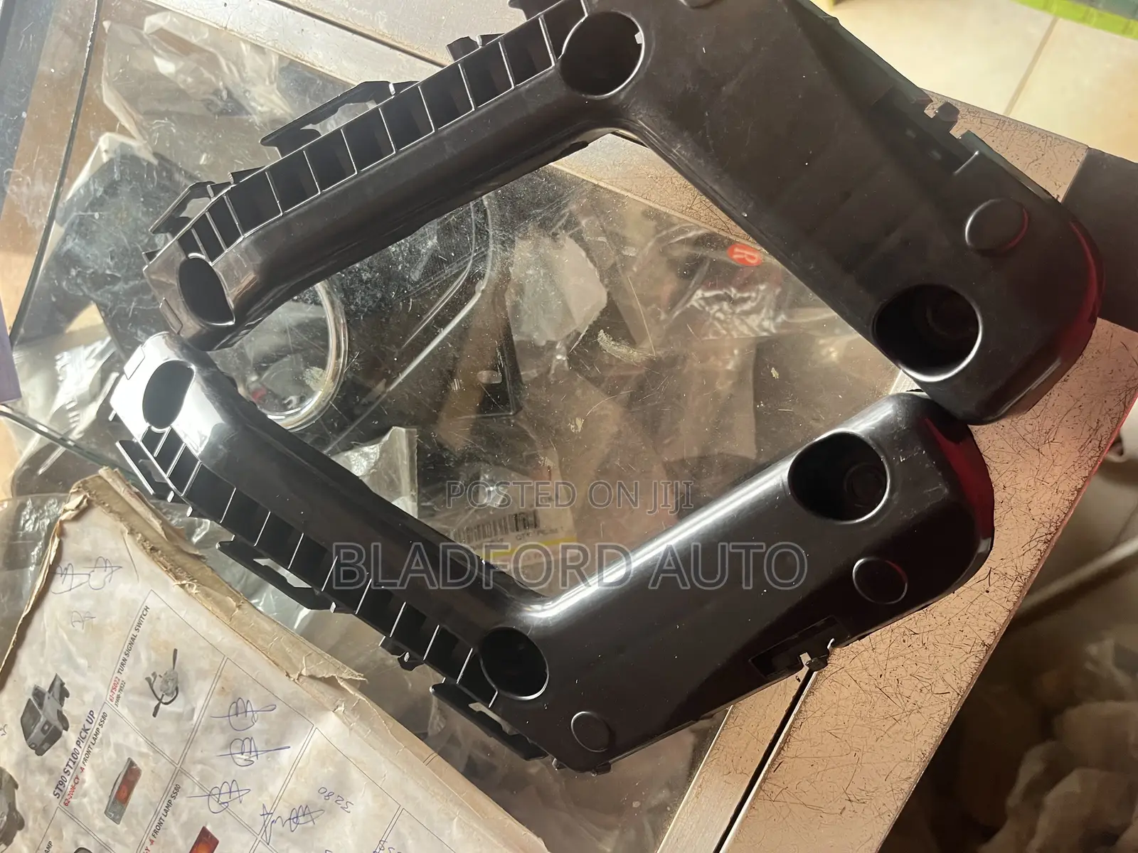 Corolla 2014-2017 Fender/Bumper Lock