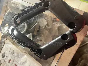 Corolla 2014-2017 Fender/Bumper Lock