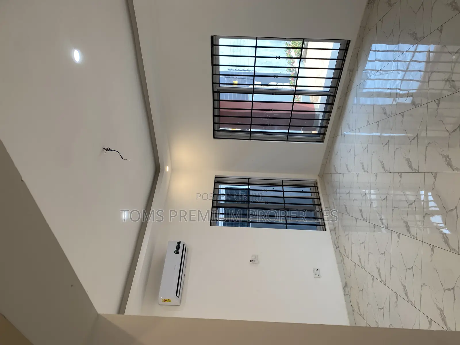 3bdrm Block of Flats in East Legon Ogbojo for sale