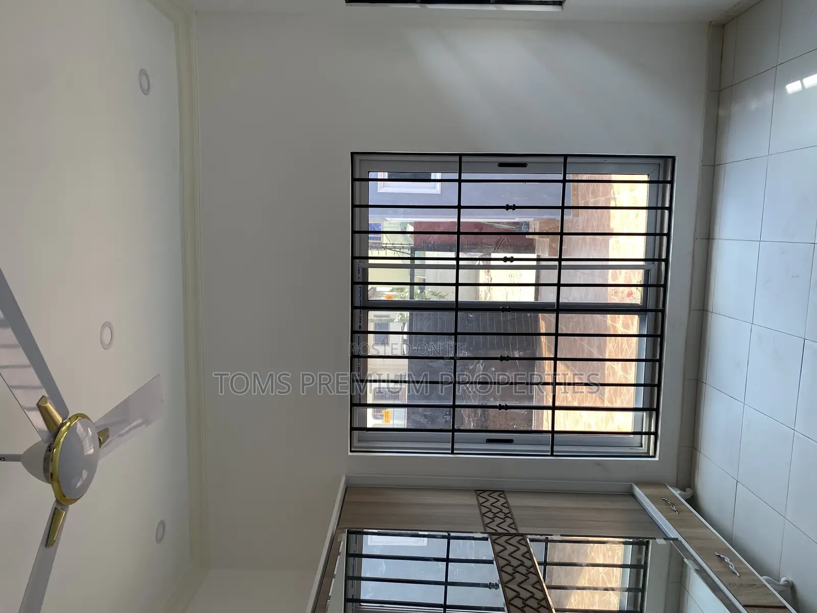 3bdrm Block of Flats in East Legon Ogbojo for sale