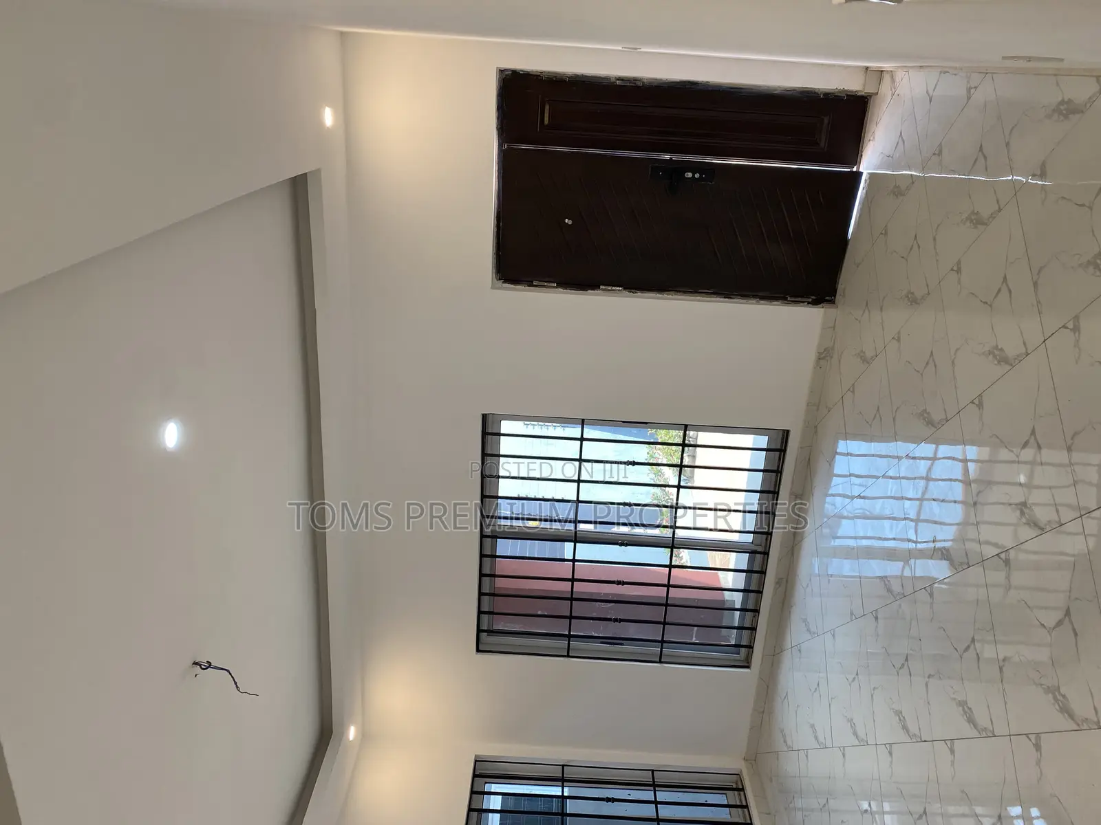 3bdrm Block of Flats in East Legon Ogbojo for sale