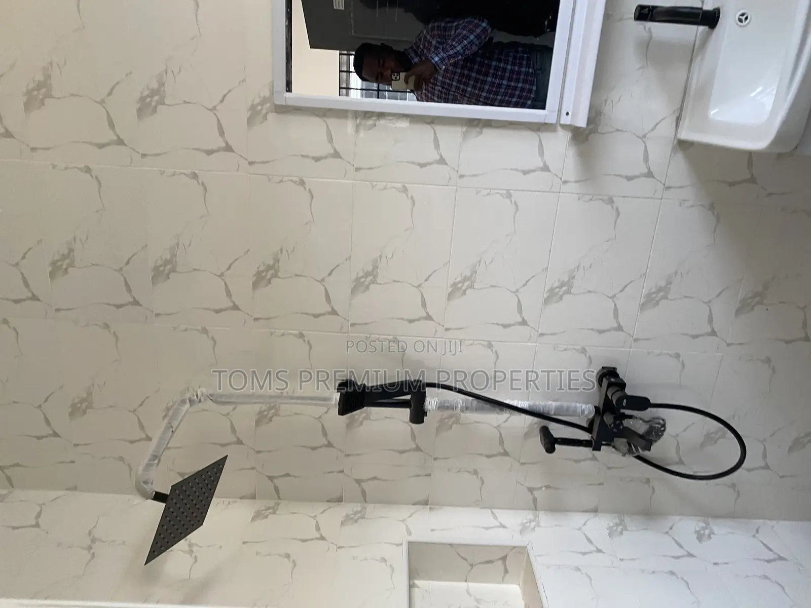 3bdrm Block of Flats in East Legon Ogbojo for sale