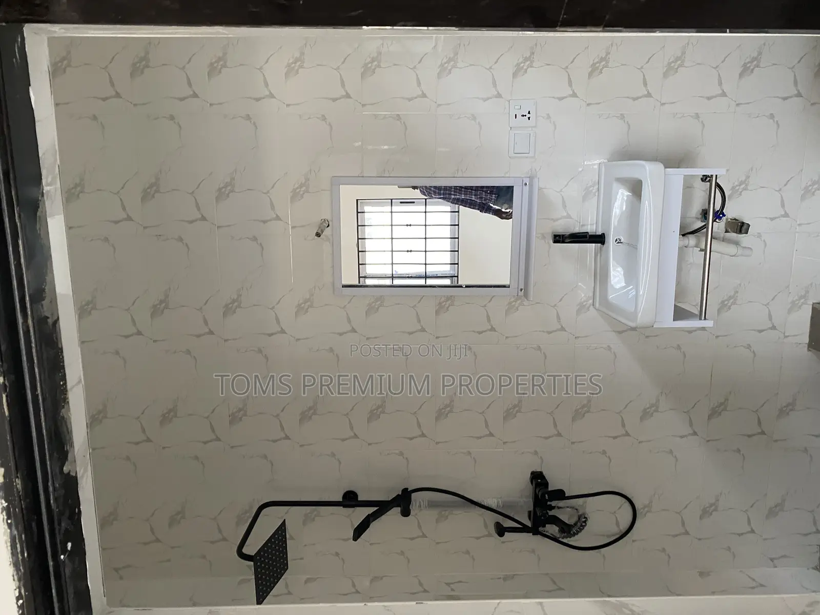 3bdrm Block of Flats in East Legon Ogbojo for sale