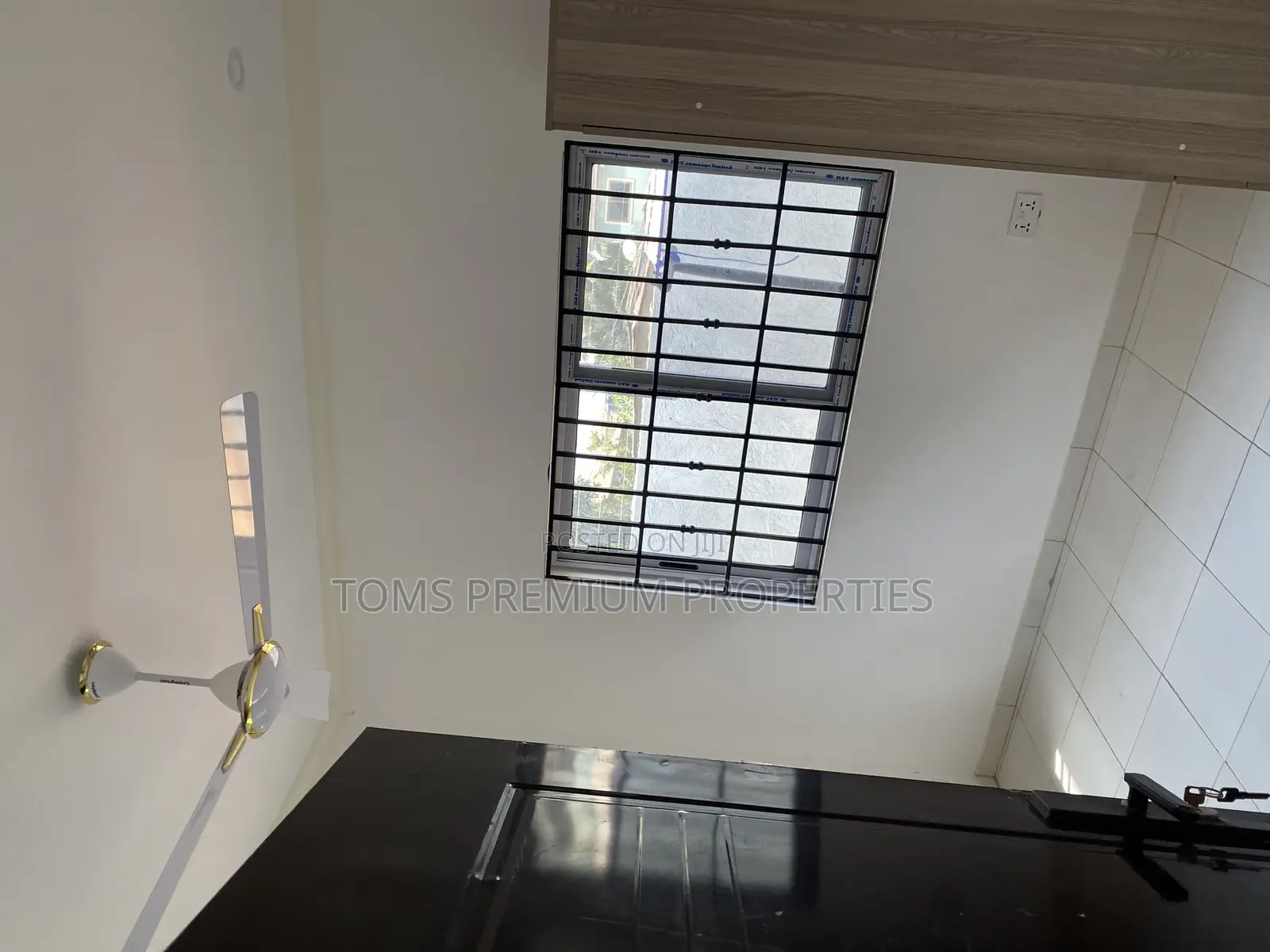 3bdrm Block of Flats in East Legon Ogbojo for sale