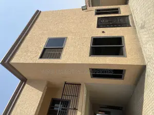 3bdrm Duplex in Lakeside Community 1 for sale