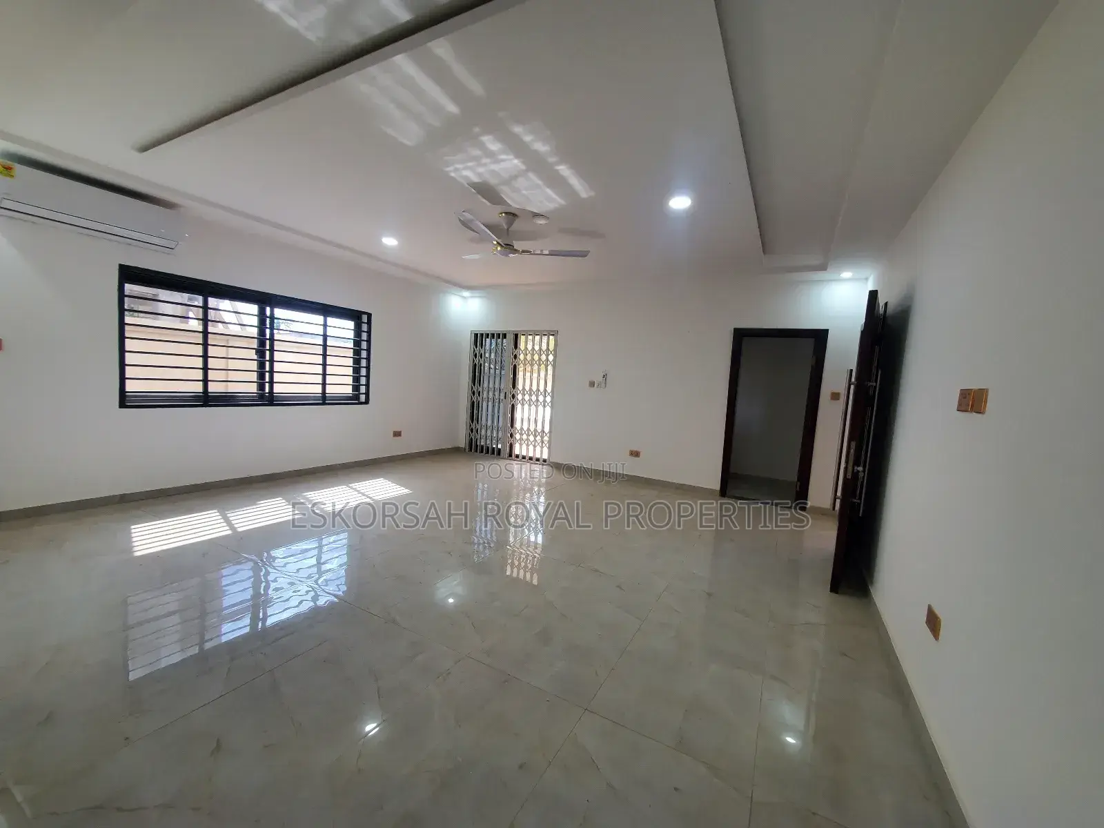 2bdrm Apartment in Dansoman, Afoko Foto for rent