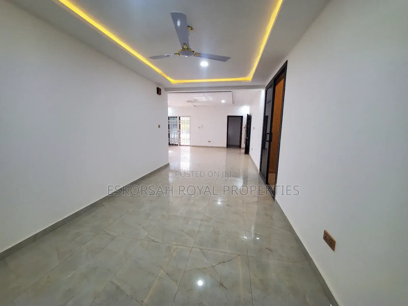 2bdrm Apartment in Dansoman, Afoko Foto for rent