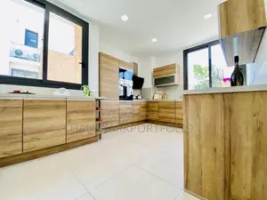 5bdrm Townhouse/Terrace in Ridge for sale
