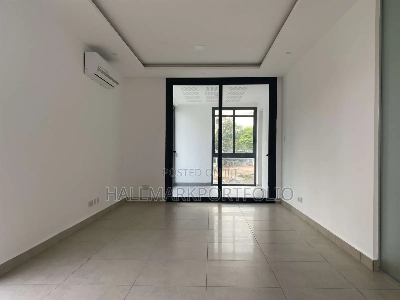 5bdrm Townhouse/Terrace in Ridge for sale
