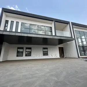5bdrm House in Lakeside Estate for sale