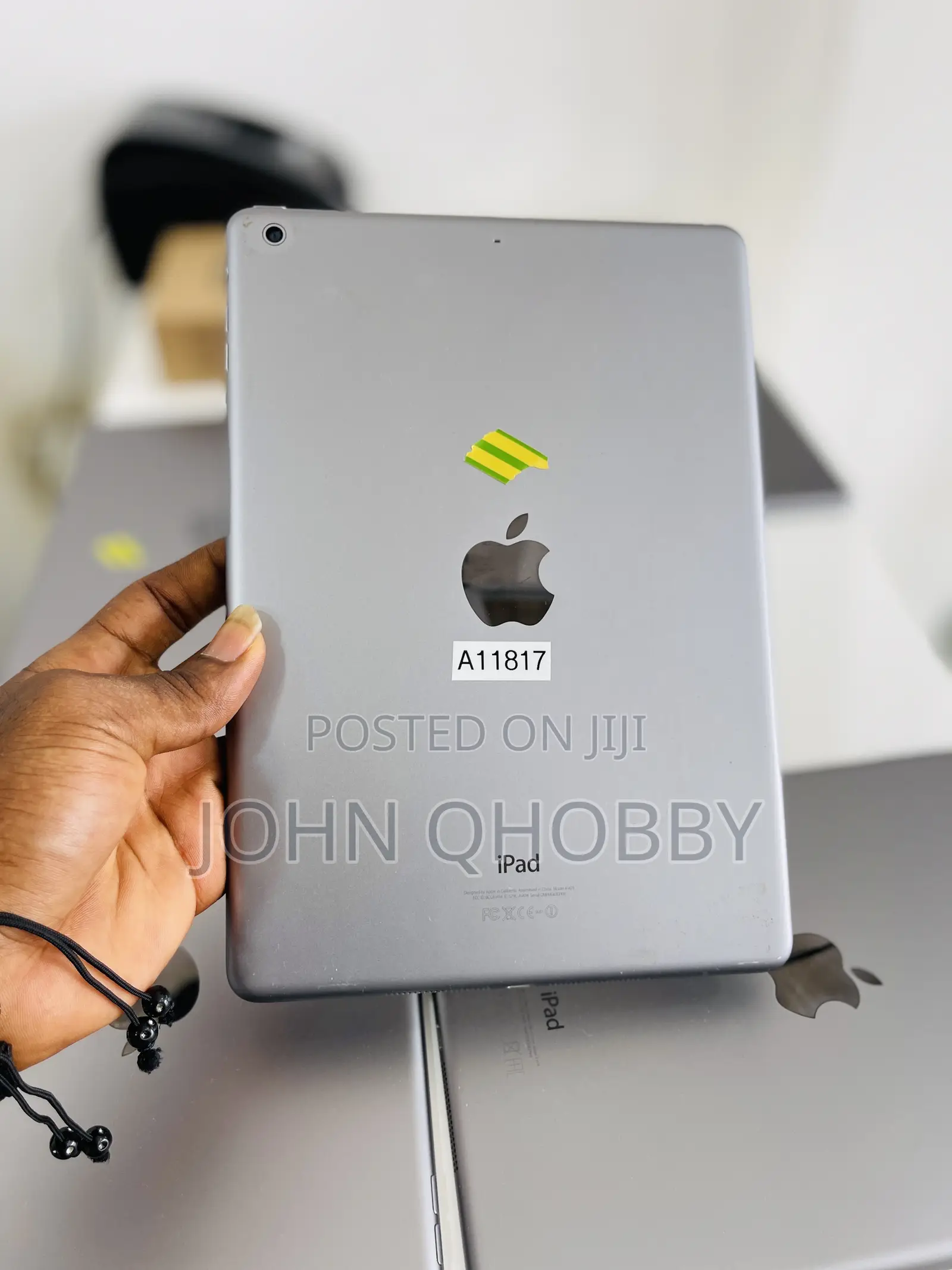 Apple iPad Air 16 GB Gray