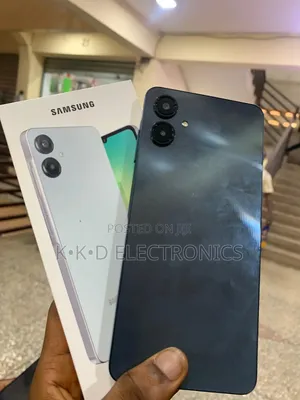 New Samsung Galaxy A06 64 GB Black
