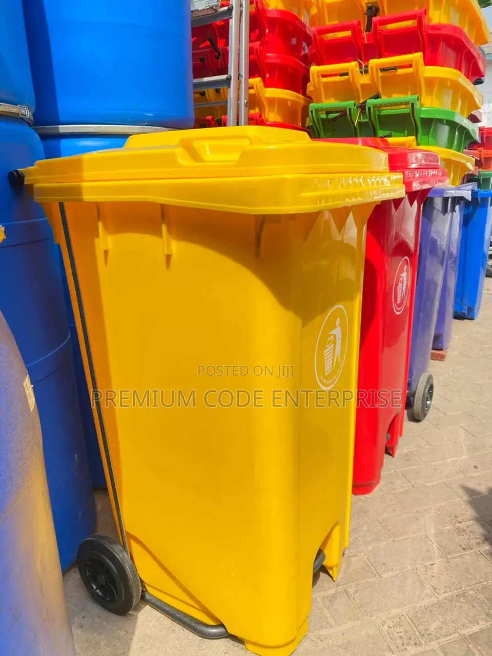 240 Liter Pedal Dustbin