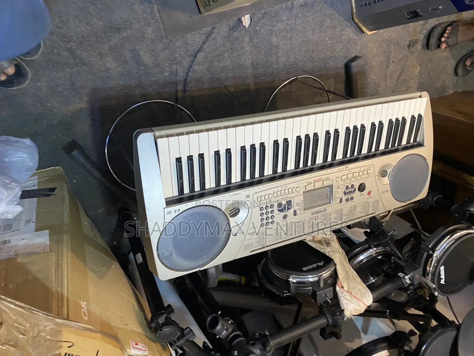 Yamaha EZ 30 Piano Keyboard