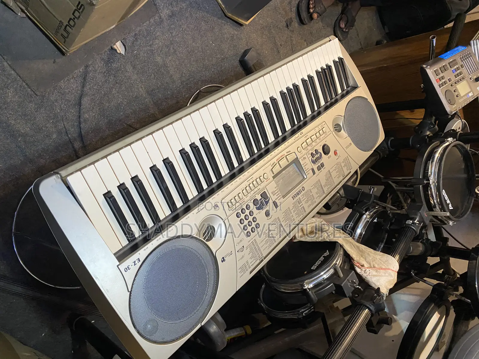 Yamaha EZ 30 Piano Keyboard