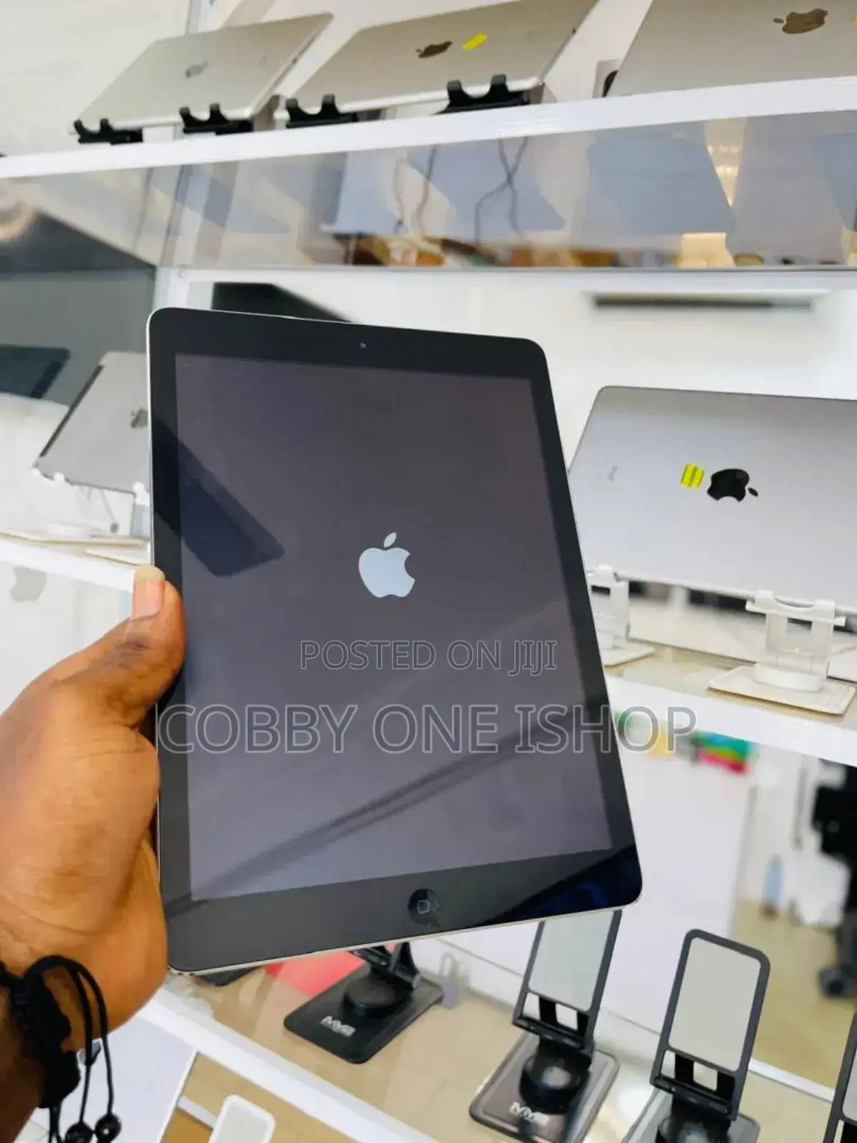 Apple iPad Air 16 GB Gray