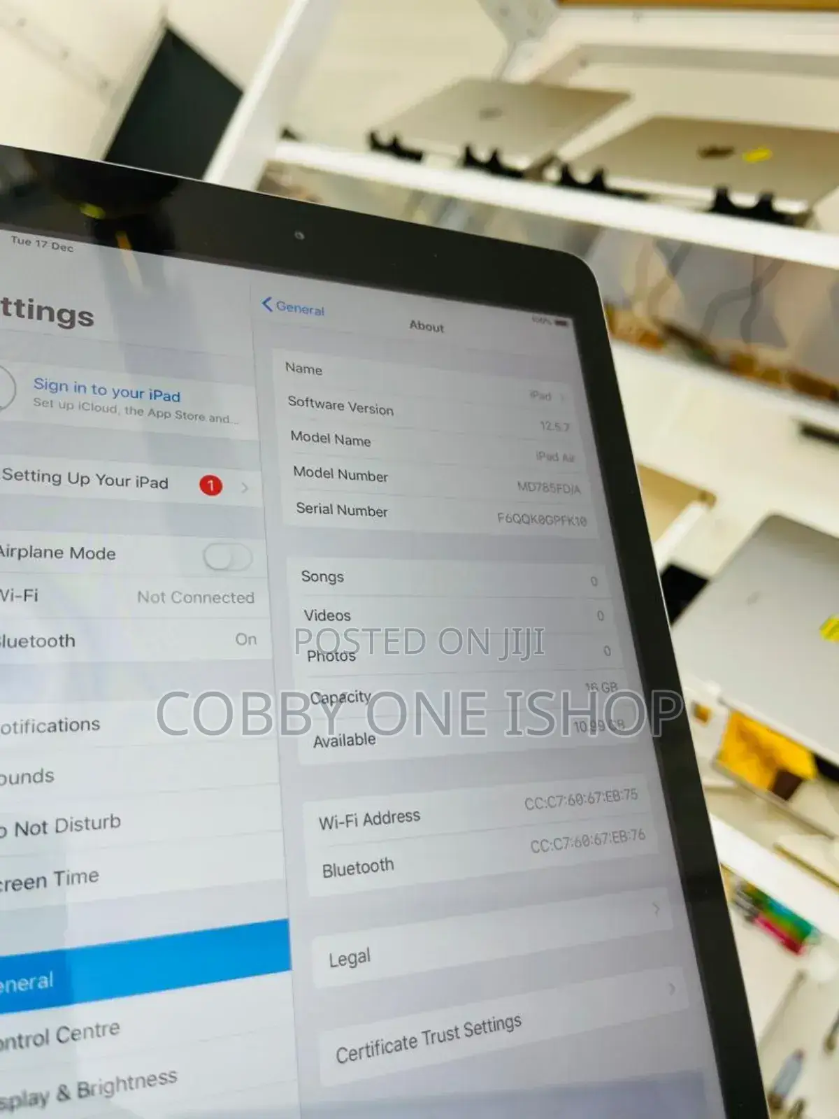Apple iPad Air 16 GB Gray