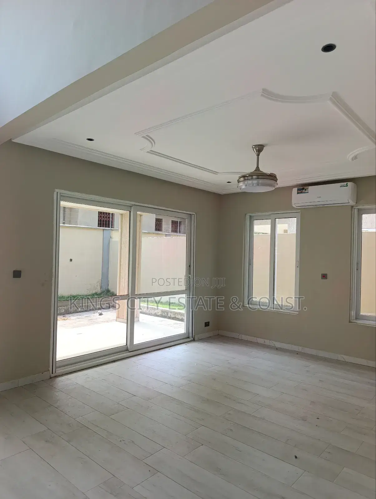5bdrm House in Dvla/Set-Light, Amasaman for sale