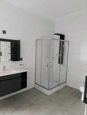 5bdrm House in Dvla/Set-Light, Amasaman for sale
