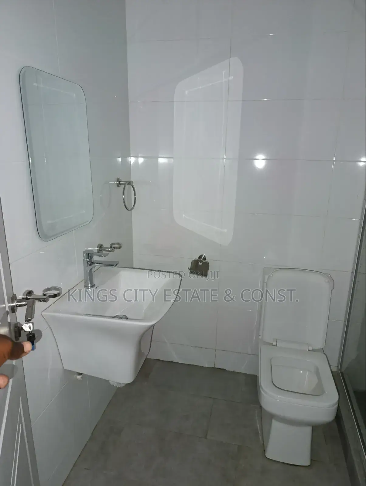 5bdrm House in Dvla/Set-Light, Amasaman for sale
