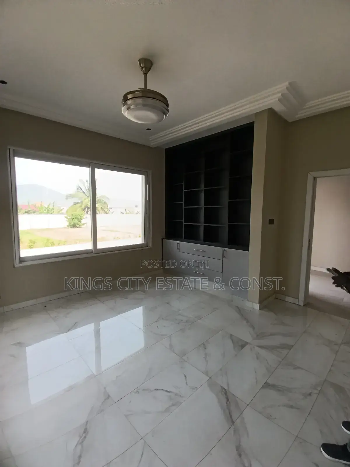5bdrm House in Dvla/Set-Light, Amasaman for sale