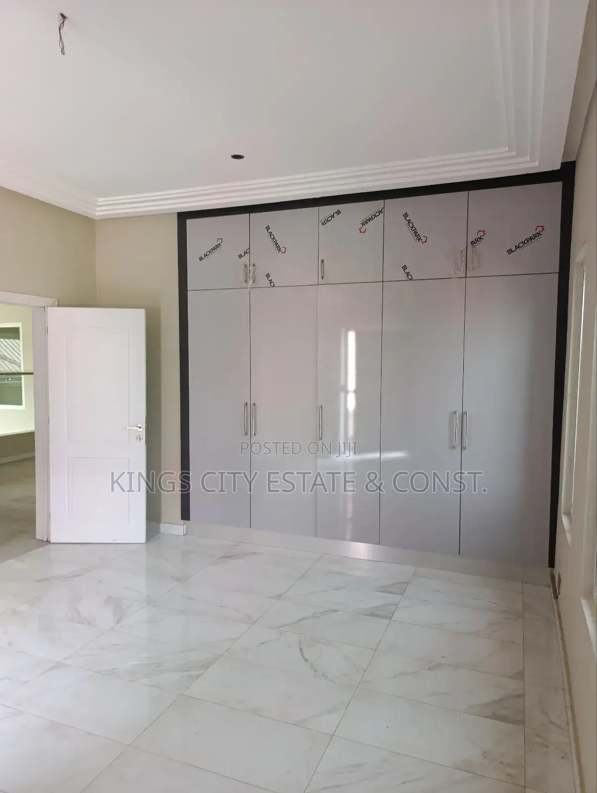5bdrm House in Dvla/Set-Light, Amasaman for sale