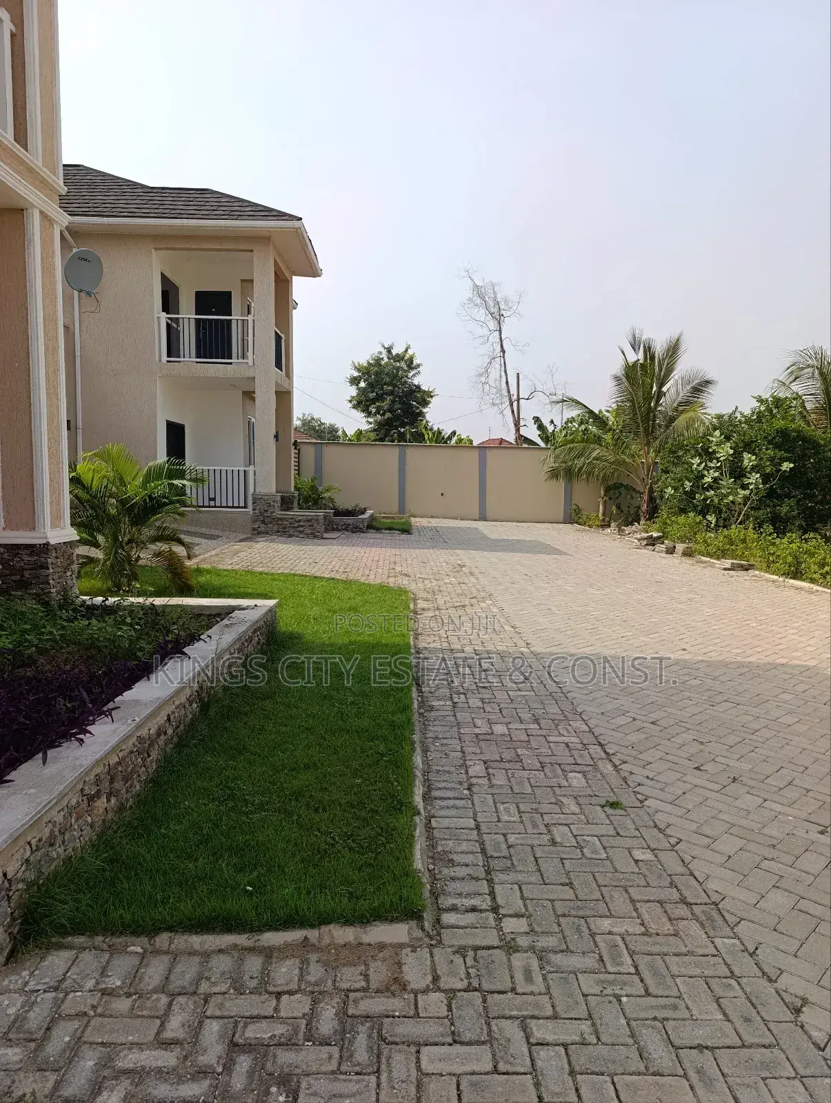 5bdrm House in Dvla/Set-Light, Amasaman for sale
