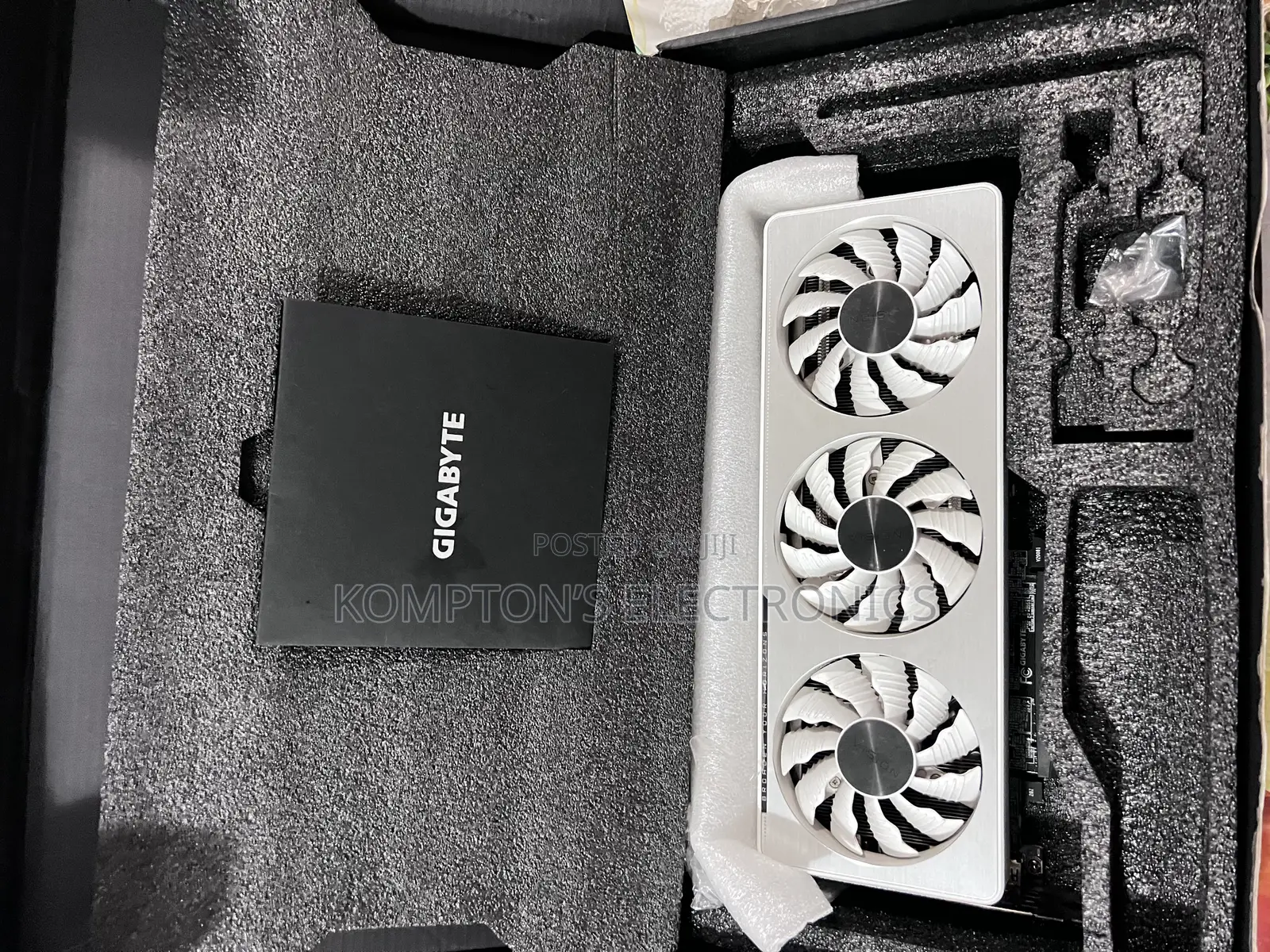 RTX 3070 Vision White Card