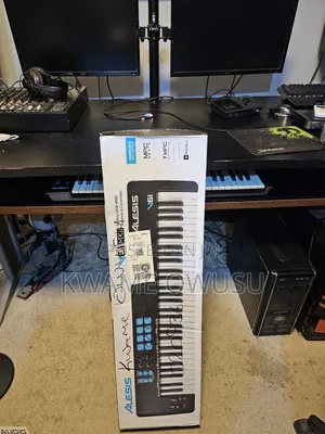 Alesis V61 MKLL Midi Keyboard