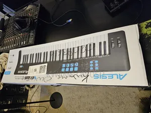 Alesis V61 MKLL Midi Keyboard