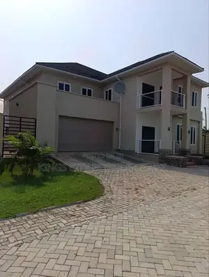 15bdrm House in Amasaman-Dvla, Ga West Municipal for sale