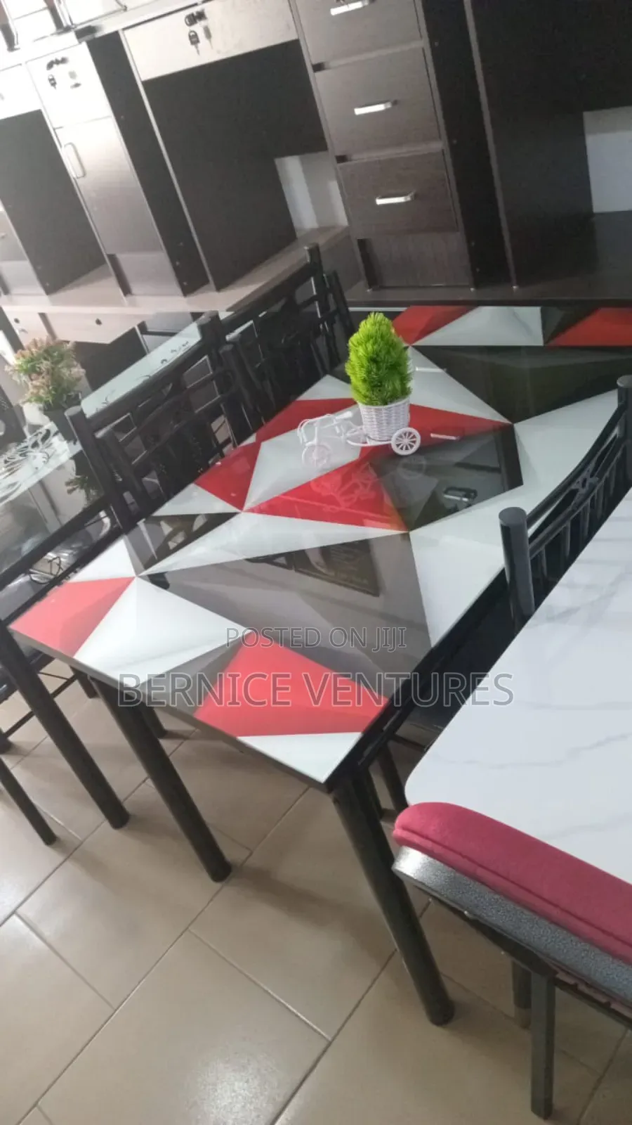 Grand Dining Suite