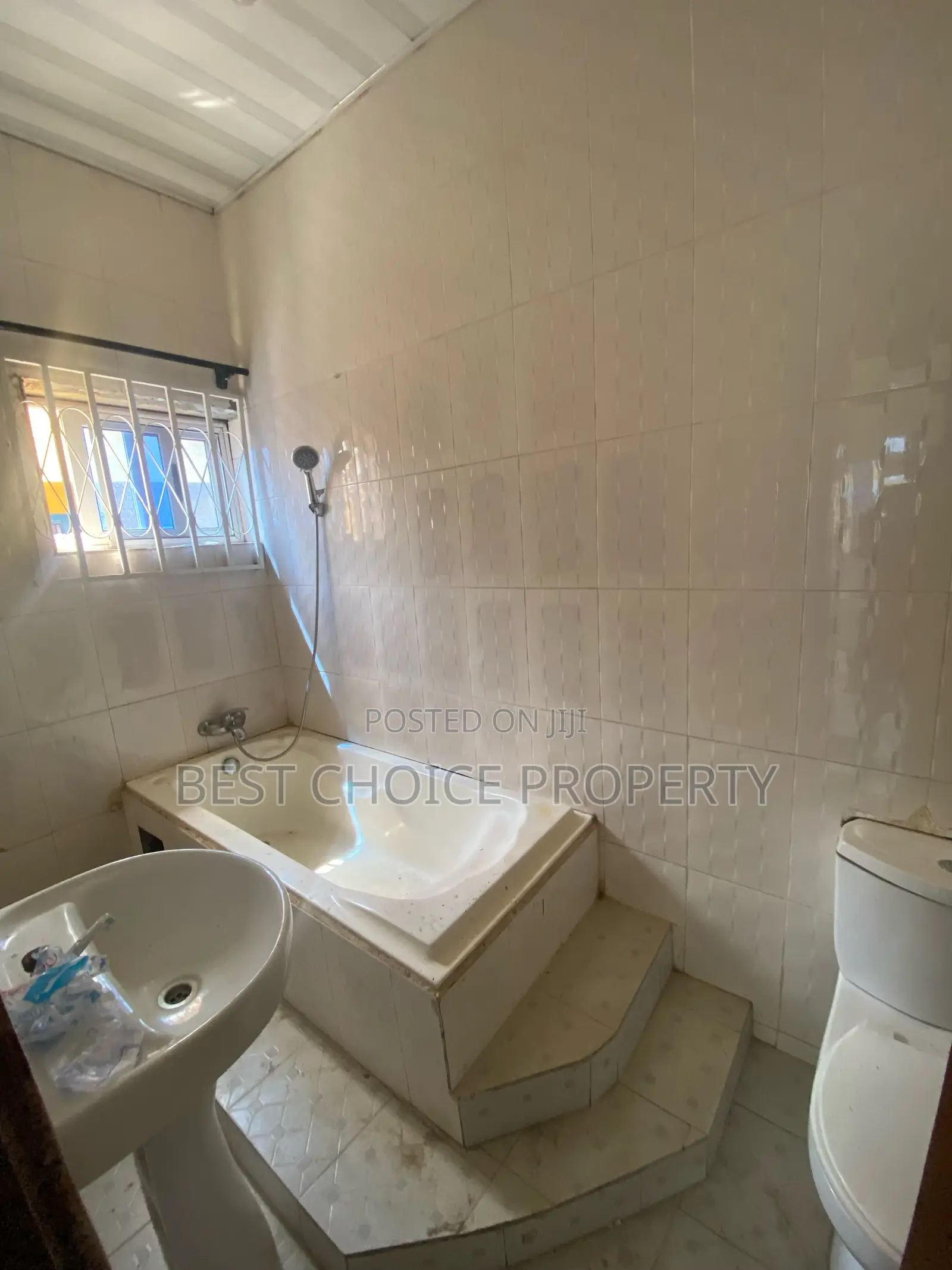 3bdrm Apartment in Oyarifa Ankonam for rent
