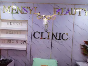 Stretch Marks Removal Therapy at Mensyl Beauty Clinic