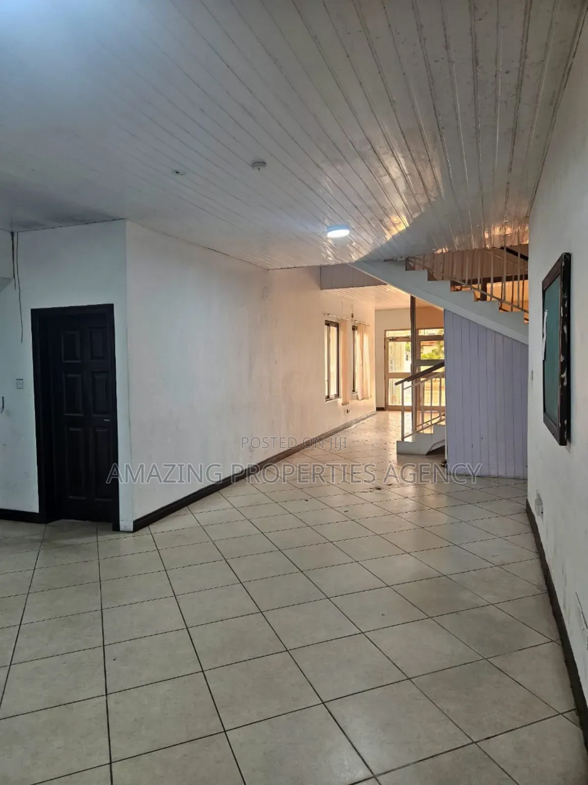 Commercial Property for Rent at Airport